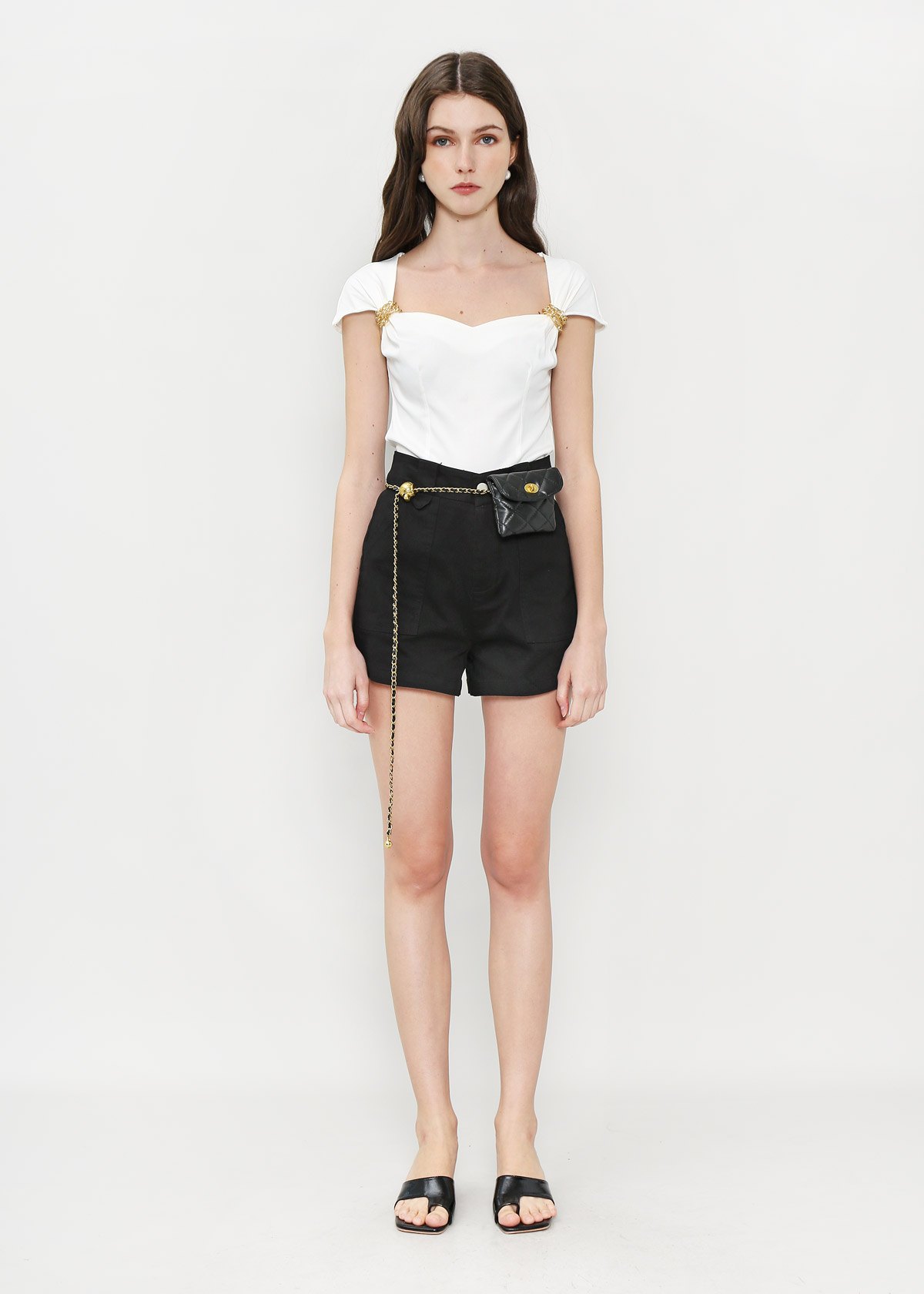 White shorts hot sale with pockets